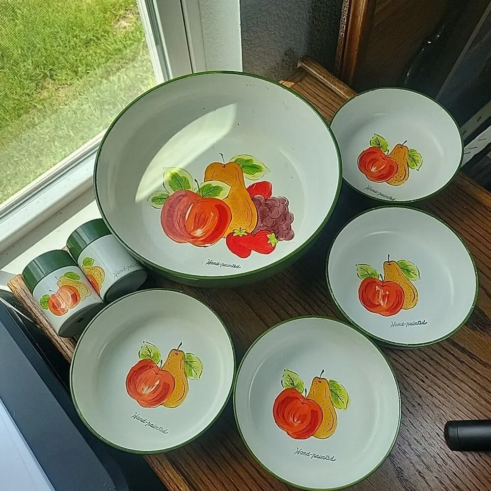 Vtg Melamine Salad bowl set 1 Large bowl 4 small bowls salt & pepper shakers Kit - Picture 2 of 16